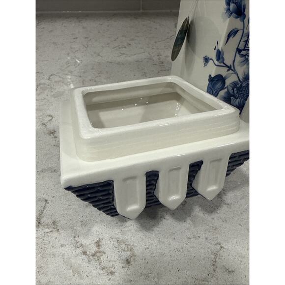 NEW Ceramic COOKIE JAR Blue White Floral Chinoiserie Vintage House Design Cute!! - Picture 8 of 12